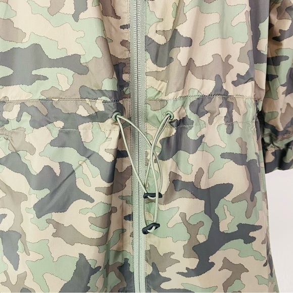 Columbia Flash Forward Camo Light Weight Windbreaker Size M - Picture 4 of 10